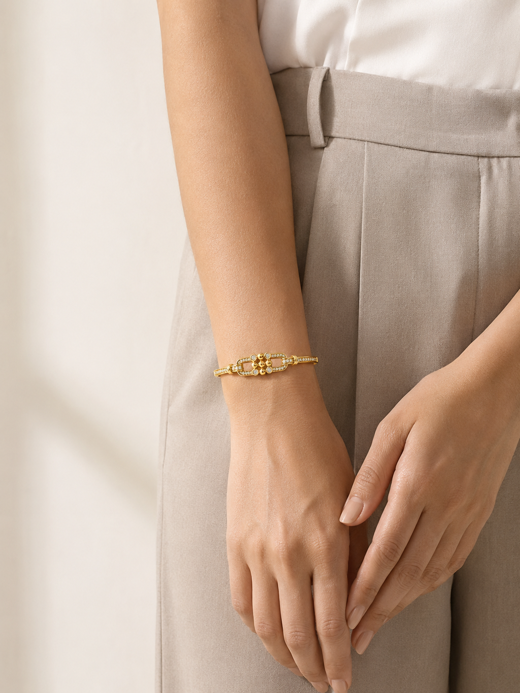 Crown Lattice Bangle Bracelet