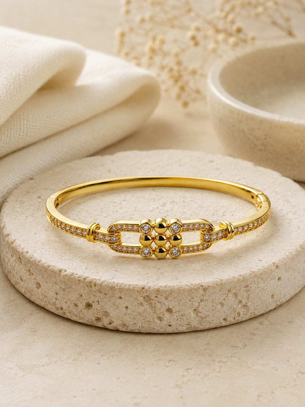 Crown Lattice Bangle Bracelet