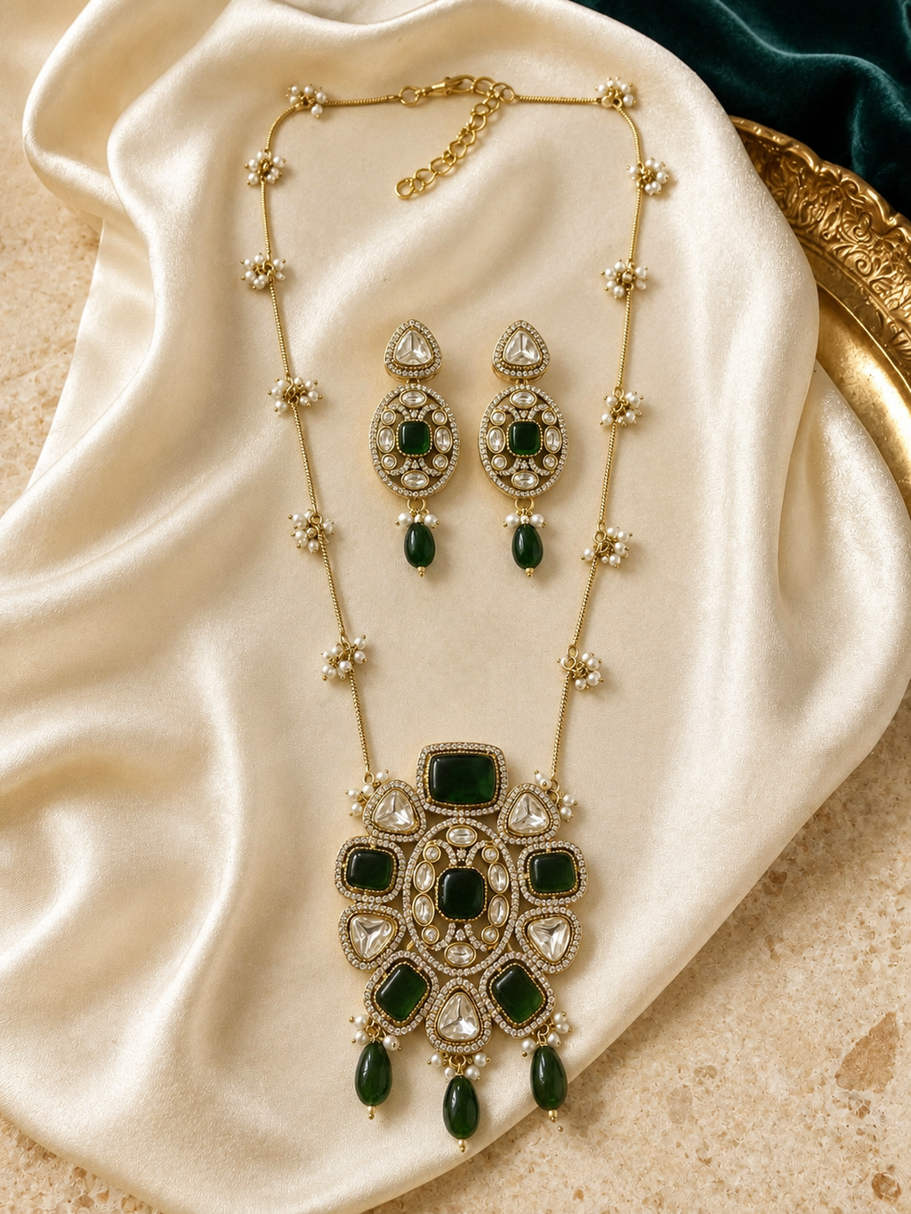 Shringar Emerald Green Kundan Necklace Set