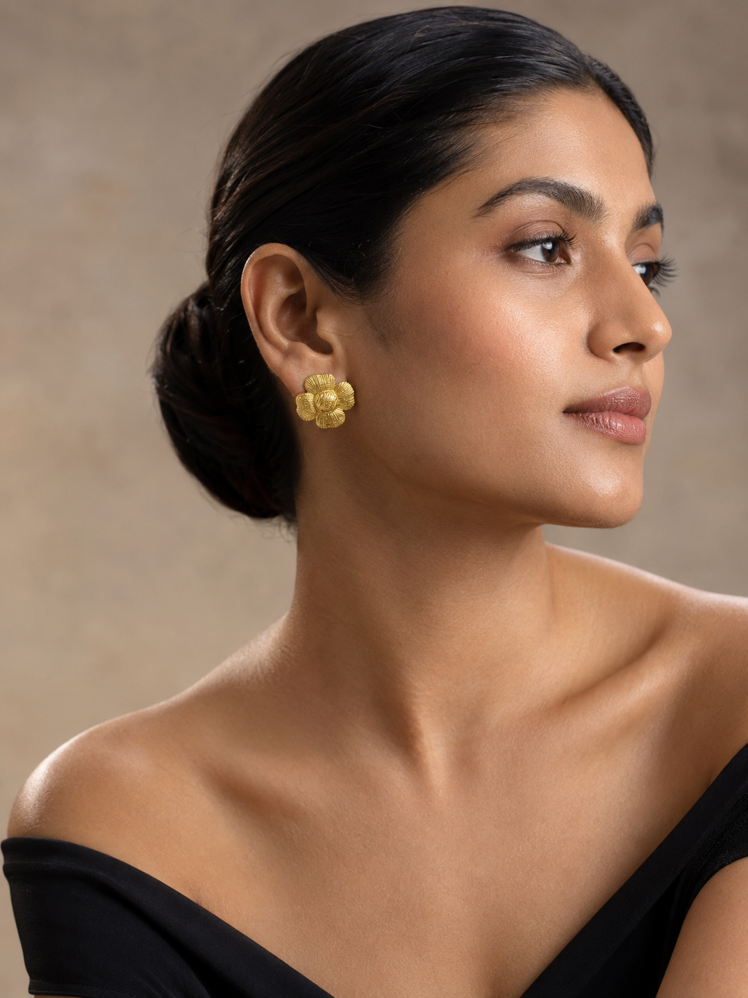 Textured Gold Flower Stud Earrings