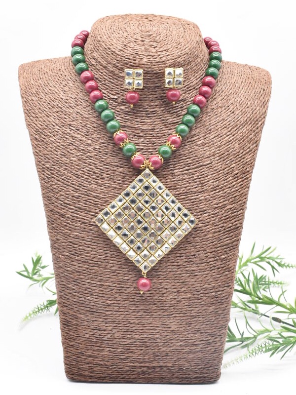 Maroon & Green Beaded Glass Necklace With Earrings
